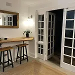 Spacious, Light-Filled Bnb On 4Th