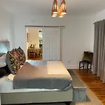 Spacious, Light-Filled Bnb On 4Th
