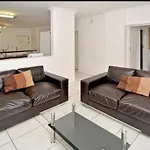 Great 2 Bedroom, Serviced Apartment, Views, Pool!