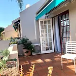 Modern Apartment In Sandton With Backup Power