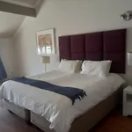 Mount Royal 29 - Large 1 Bed With Balcony