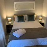 Modern 1 Bedroom Flat With Uninterrupted Wifi