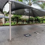 Modern 2 Bedroom Apartment In Vibrant Melville 99