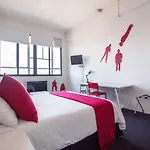 Main Street Life Aparthotel