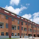 Modern 1 Bedroom Apartment In Braamfontein Werf