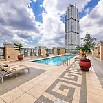 Apartment At Michelangelo Towers