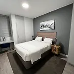 Stunning 2 Bedroom Apartment In Rosebank Central