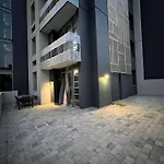 Stunning 2 Bedroom Apartment In Rosebank Central
