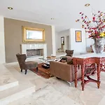 Riverclub Guesthouse, Oasis In Sandton
