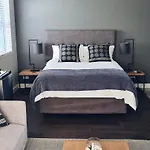 Cottage In Sandton