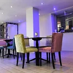 Reef Hotel