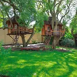 Charming Country Villa Sandton With Back Up Power & Water