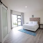 Luxurious Sandton Penthouse With Back Up Power
