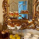 Vair\'S Place Guest House In Sandton Paulshof - Apartment, Lux Suites & Spa