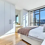 Exclusive 2Bed/2.5 Bath In Sandton