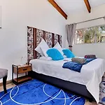 Charming House In Sandton With An Inverter