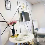 Cozy Escape Bachelor In Maboneng + Uncapped Wi-Fi.