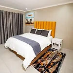 3 Bedroom Apartment In Bryanston