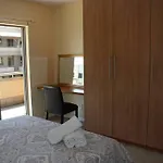 Central & Secure 2-Bedroom Sandton Apt.