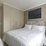 Business Traveler Luxroom 20Mb Wifi 2Km 2 Gautrain
