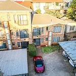 Banbury Estate Luxury Apartment