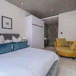 Comfy Nest - The Paramount