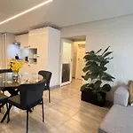 Tanelsa Apartment On West