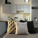Cosy Apt 5Min To Sandton City 8