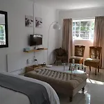 Bryanston Elgin - Cottage 1
