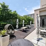 Sandton Skye - Luxury Apartment