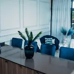 Ocean Blue Sky-Luxury Apartment-Power Backup