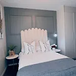 The Signature Luxury Apartment In Sandton