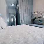 The Signature Luxury Apartment In Sandton