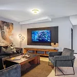 Cag The Vantage Rosebank