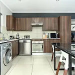 Epic Lifestyle Apartment Sandton