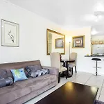 Corner House Large 1 Bedroom Apartment