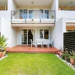 Corner House Large 1 Bedroom Apartment