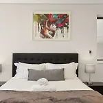Park Central Loft Apartment In Rosebank