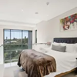 Park Central Loft Apartment In Rosebank