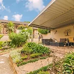 Dunton Guest House