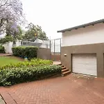 31 On Gambia B - Lovely Apartment With Secure Parking