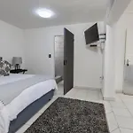 Roslin Apartments
