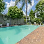 Roslin Apartments