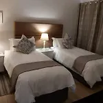 Fernpark Cottage, Fresh & Modern