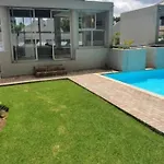 Feelslikehome Condo Sandton