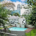 Feelslikehome Condo Sandton