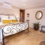 84 On Fourth Guest House