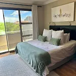 1 Bedroom, 2 Bathroom Apartment In The Heart Of Sandton