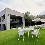 A Charm In Dainfern Near Montecasino Sandton