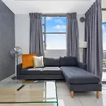 Easy Stay - The Median Rosebank